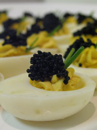 Deviled+eggs+with+bacon+and+horseradish